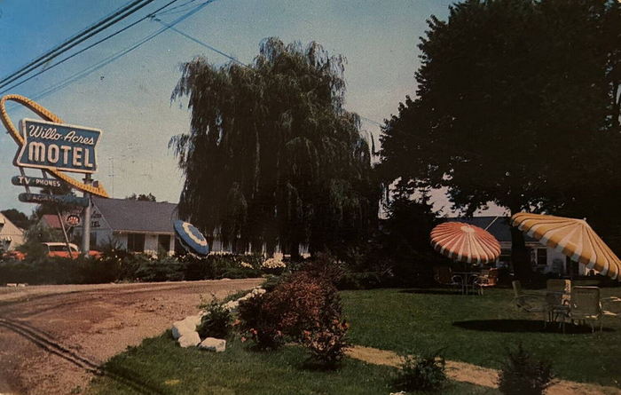 Willo-Acres Motel (Canton Inn and Suites) - Old Postcard And Promos (newer photo)